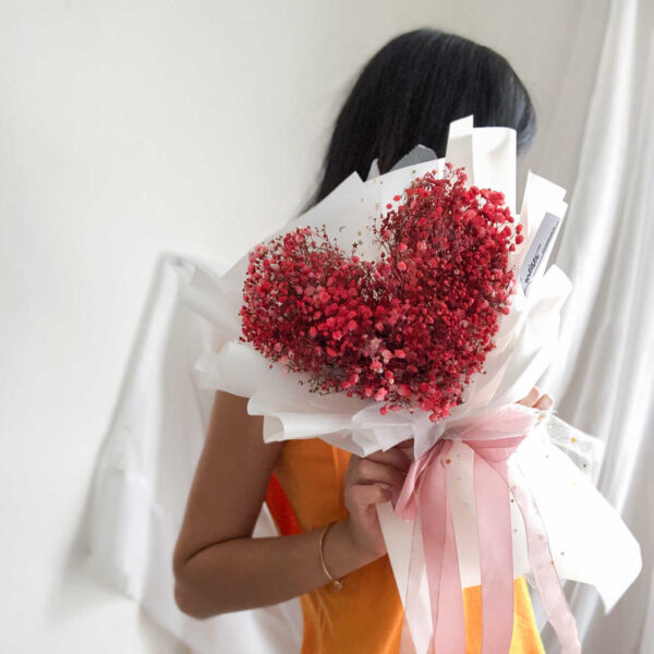bó hoa baby hình trái tim đỏ