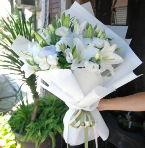 bó hoa ly trắng