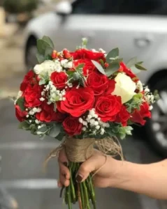 30+ mẫu hoa cưới đỏ trắng đẹp nhất