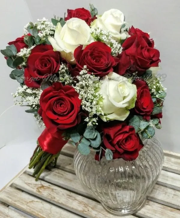 Mẫu hoa cưới màu đỏ trắng