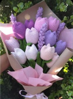 Hoa tulip bằng len