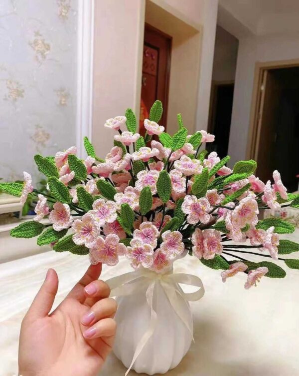 chậu hoa đào bằng len (2)