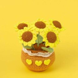 chậu hoa hướng dương bằng len