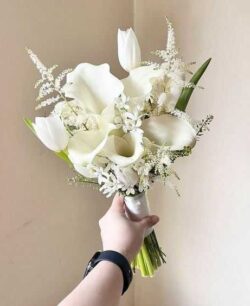 Hoa cưới tulip và rum