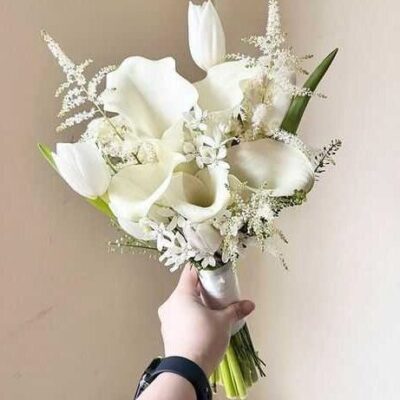 Hoa cưới tulip và rum