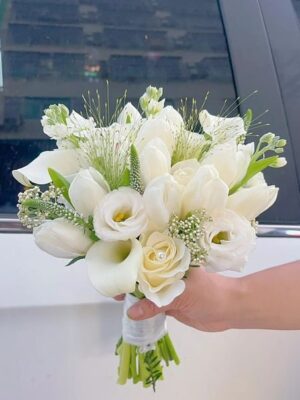 Hoa cuoi tulip va hoa hong e1721927592987 Hoa cưới tulip và hoa hồng