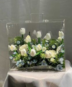 Giỏ hoa vali mica