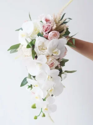 Hoa cưới cầm tay lan hồ điệp