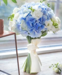 hoa cưới cẩm tú cầu mix hoa cát tường