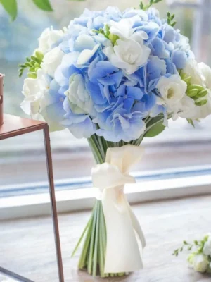 hoa cưới cẩm tú cầu mix hoa cát tường