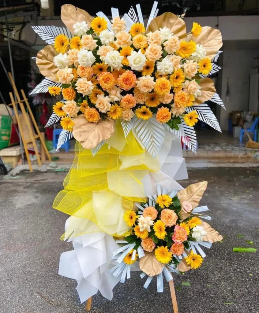 kệ hoa khai trương tone vàng