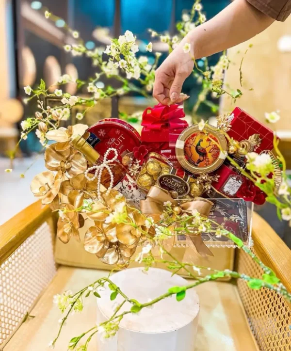 Mua giỏ bánh kẹo tết đẹp sang trọng - 7F Garden