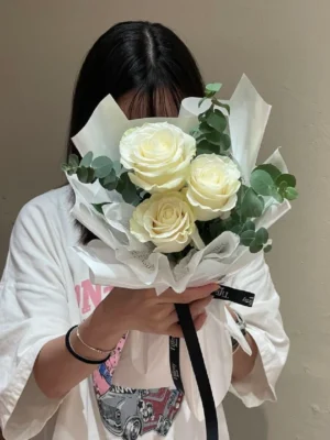 Bó hoa nhỏ chúc mừng tốt nghiệp