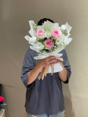 Bó hoa nhỏ tặng tốt nghiệp