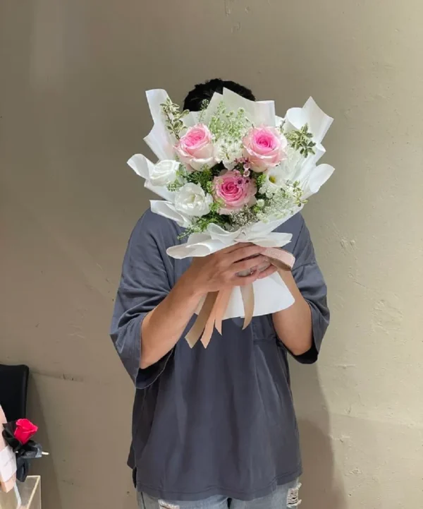 Bó hoa nhỏ tặng tốt nghiệp