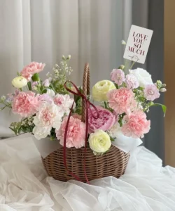 30+ mẫu giỏ hoa cẩm chướng hồng đẹp tặng mẹ