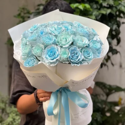 Mua hoa hồng xanh lưu ly