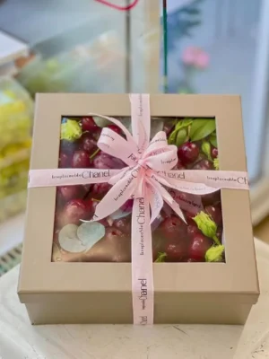 Mua giỏ hoa quả nhập khẩu sang trọng tặng đối tác