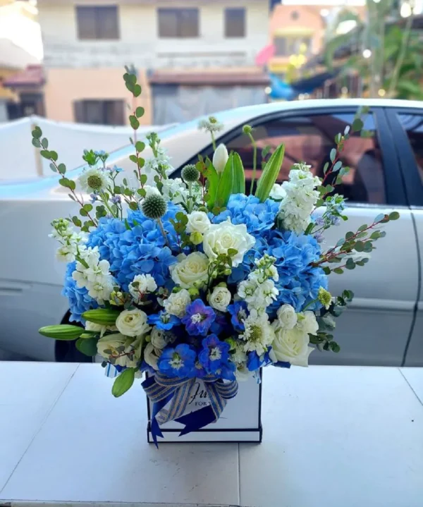 bình hoa cẩm tú cầu xanh