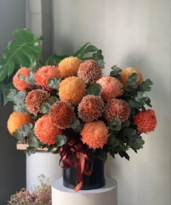 Bình hoa cúc mẫu đơn nâu hồng