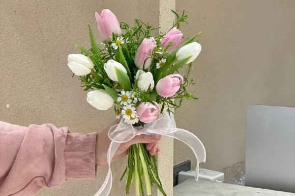 Hoa cưới cầm tay nên chọn hoa gì? Cách chọn phù hợp nhất cho cô dâu