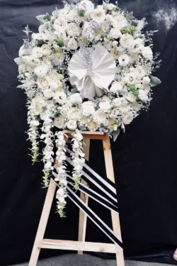 Vòng hoa đám tang Thủ Đức giá rẻ