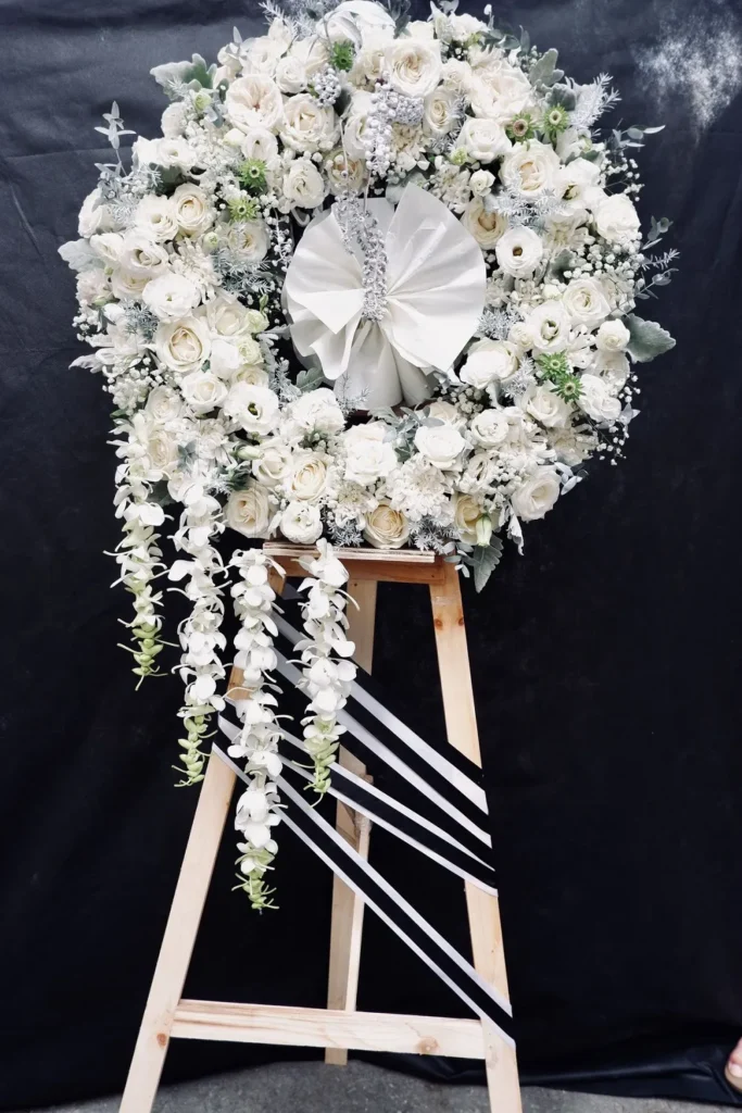 Vòng hoa đám tang Thủ Đức giá rẻ