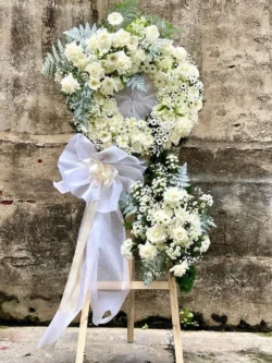 Đặt vòng hoa viếng thông gia trang trọng và thành kính