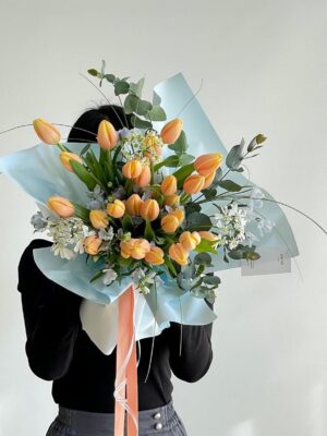 mẫu bó hoa tulip cam đẹp ý nghĩa