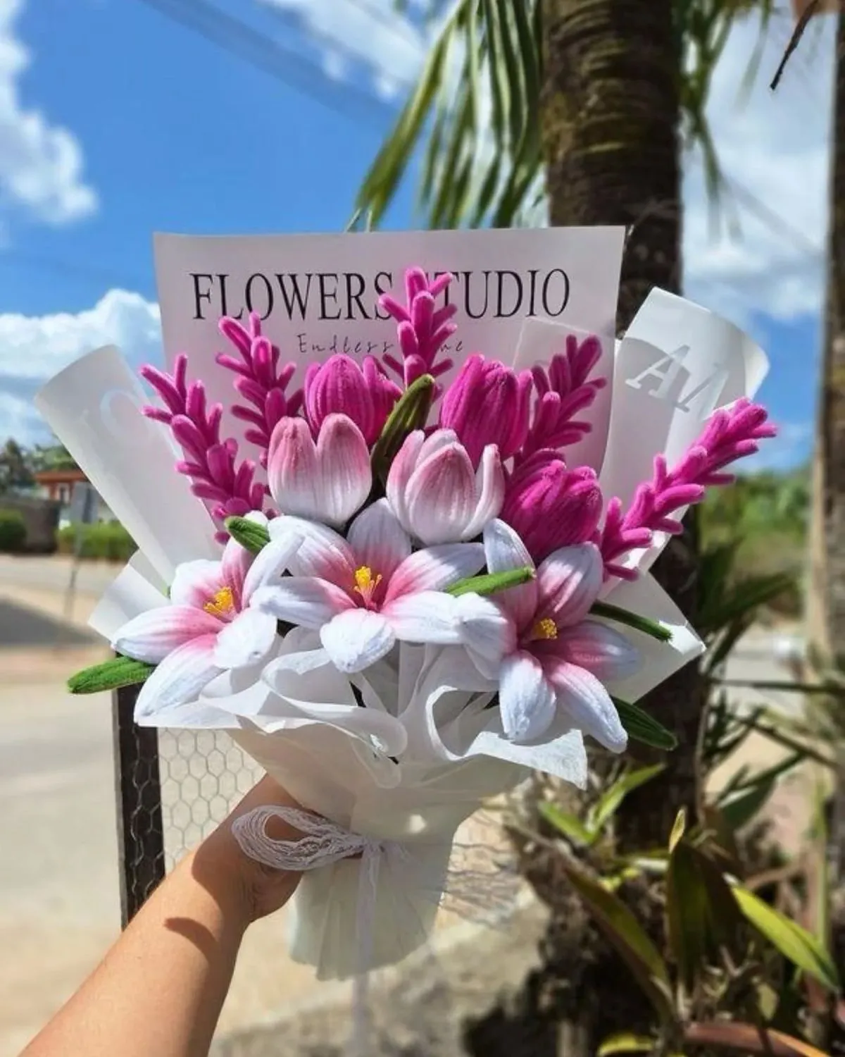 Tên các loại hoa giả? Các loại hoa handmade đẹp hiện nay, ưu điểm so với hoa tươi