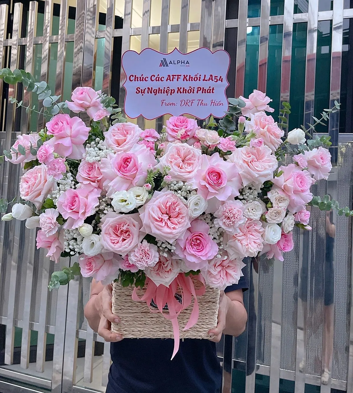 mẫu lẵng hoa mừng khai trương màu hồng hiện đại