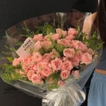 Bó hoa hồng chùm chiết xạ tone hồng phấn thơm ngát