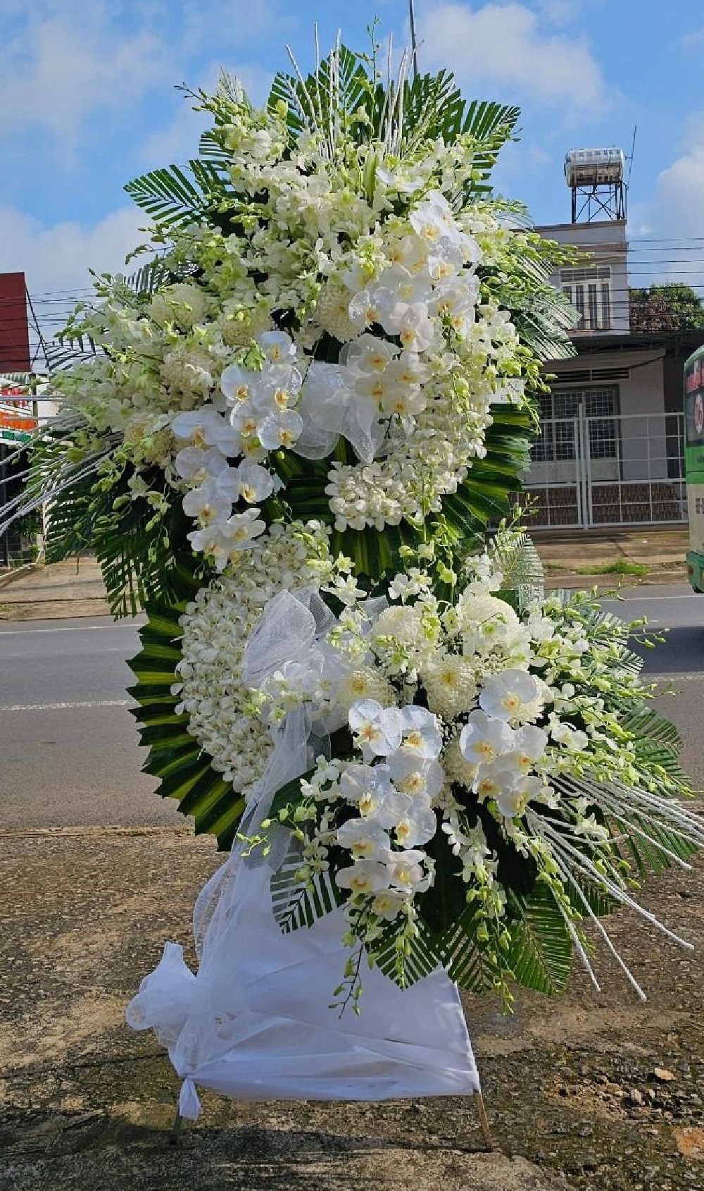 vòng hoa viếng đối tác khách hàng được ưu chuộng